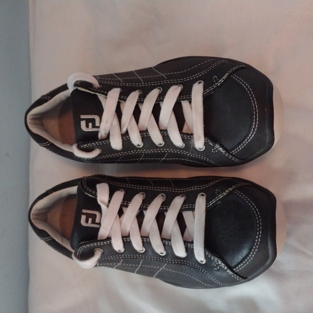 FootJoy Golf Shoes Size 6 Medium Width